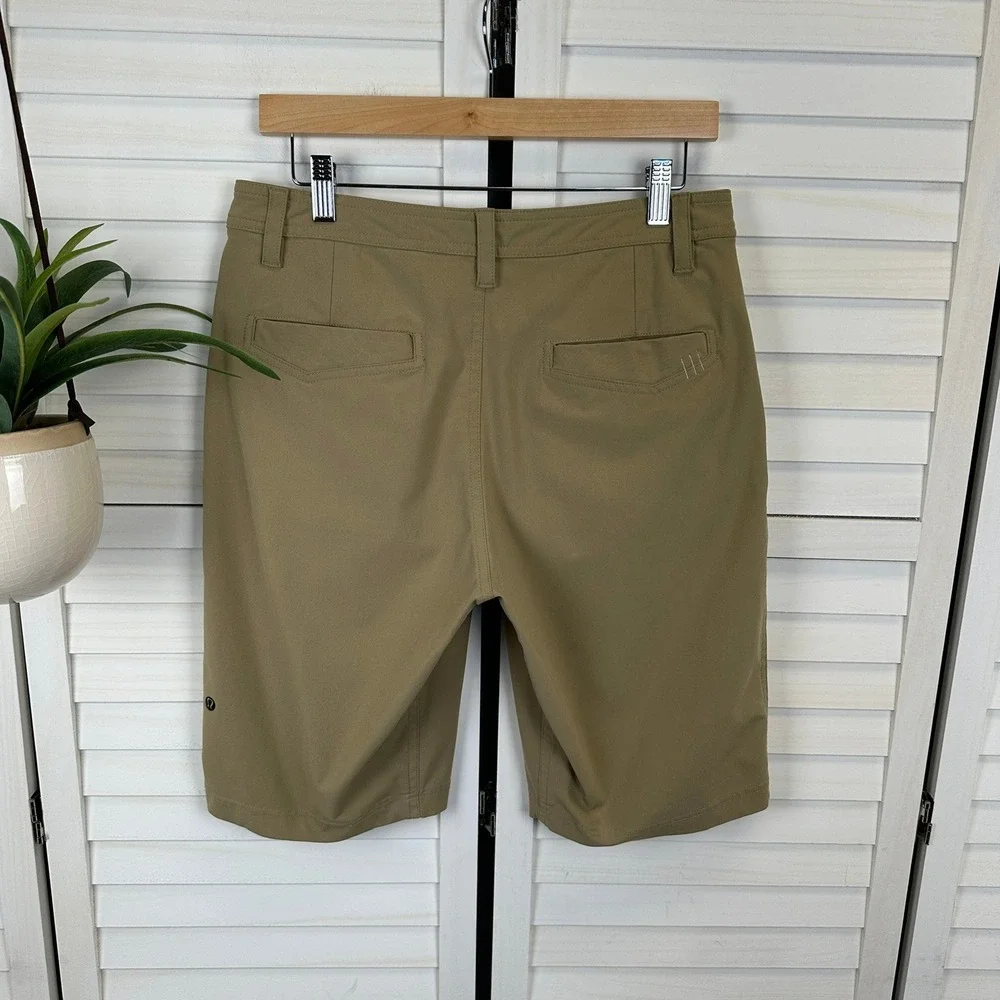 Lululemon Khaki Kahuna Commission Golf Shorts Stretch Casual Mens Size 32‎